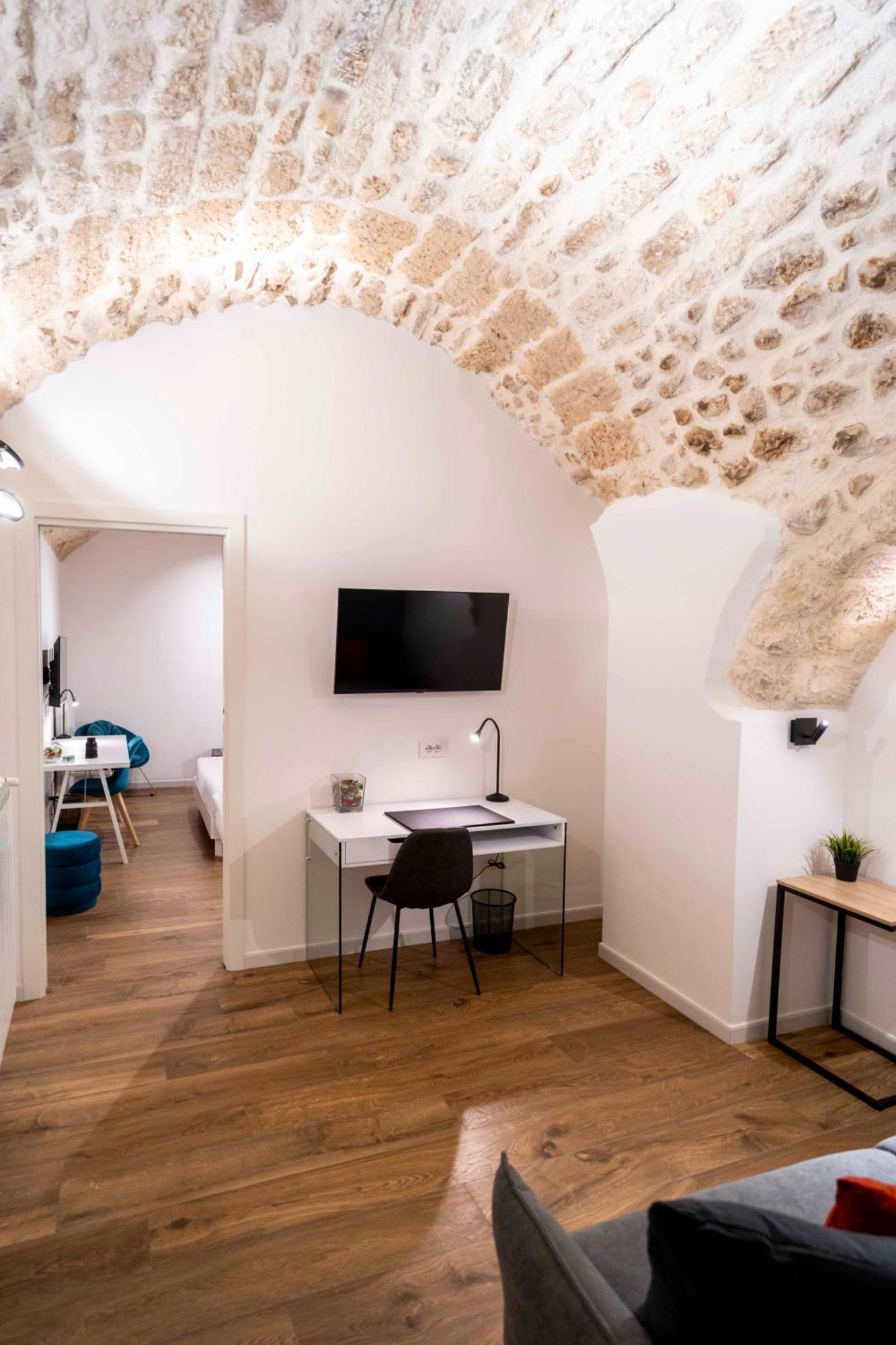 Castel Manfredi Apartments Manfredonia Exteriér fotografie